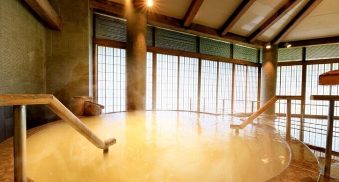 あつみ温泉旅館 萬國屋:大浴場 楽山 出典:あつみ温泉萬國屋公式HP