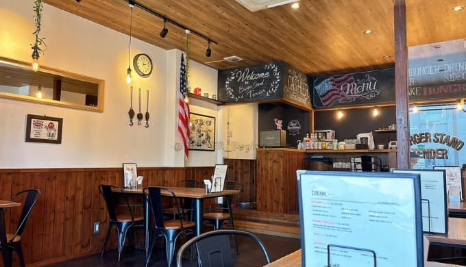 BURGER STAND TENDER：店内