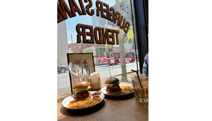 BURGER STAND TENDER：ハンバーガーと景色